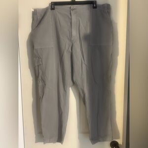 New gray 20W capri.. price tags removed but extra buttons still attached.